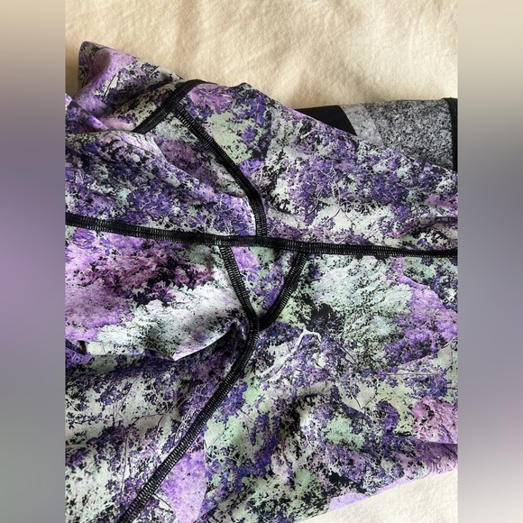 Lululemon Wunder Under High Rise, NULUX, 28", Vivid Vision 50g Multi Black, 8 - Picture 9 of 11